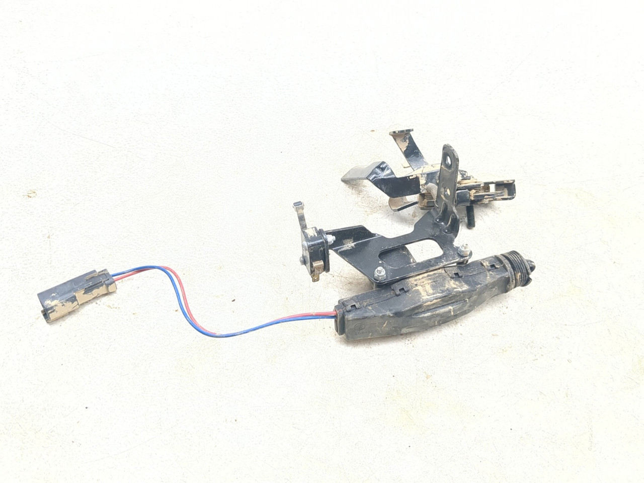 10-13 Can Am Spyder RT-S SE5 Front Trunk Latch Actuator 710001554