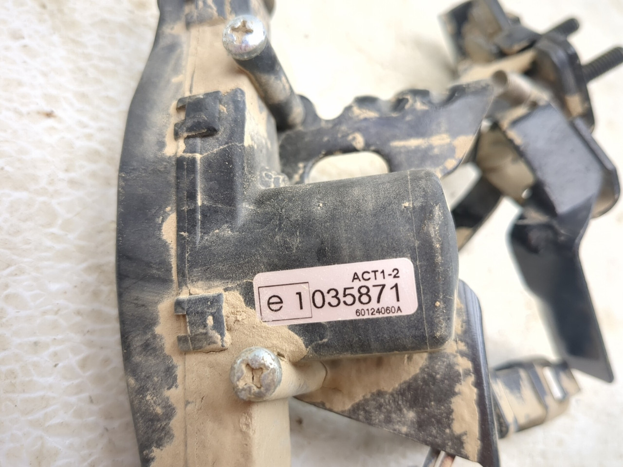 10-13 Can Am Spyder RT-S SE5 Front Trunk Latch Actuator 710001554