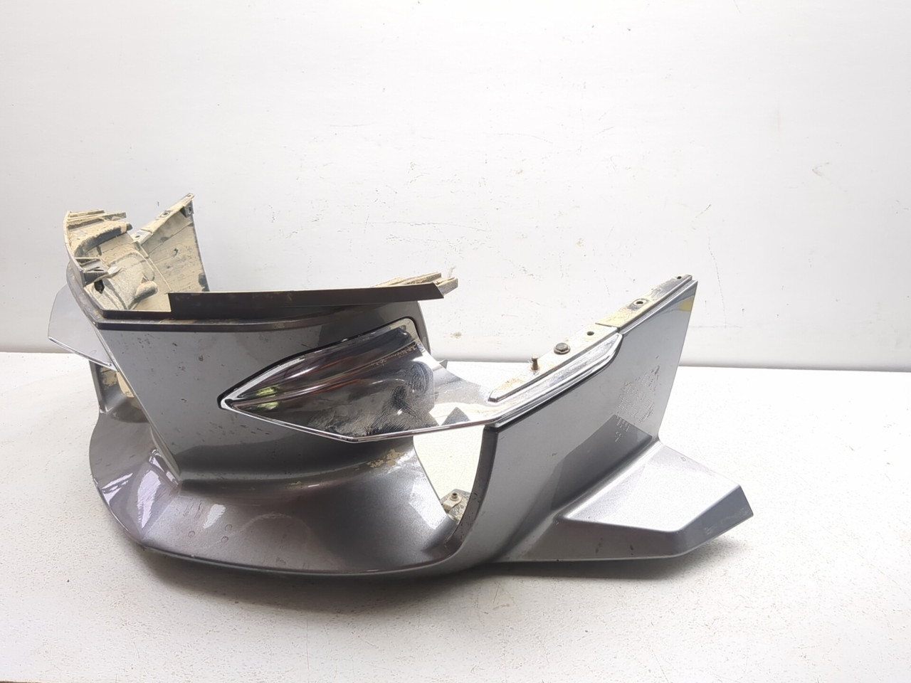 10-13 Can-Am Spyder RT-S SE5 Front Bumper Cover Assembly 705004689