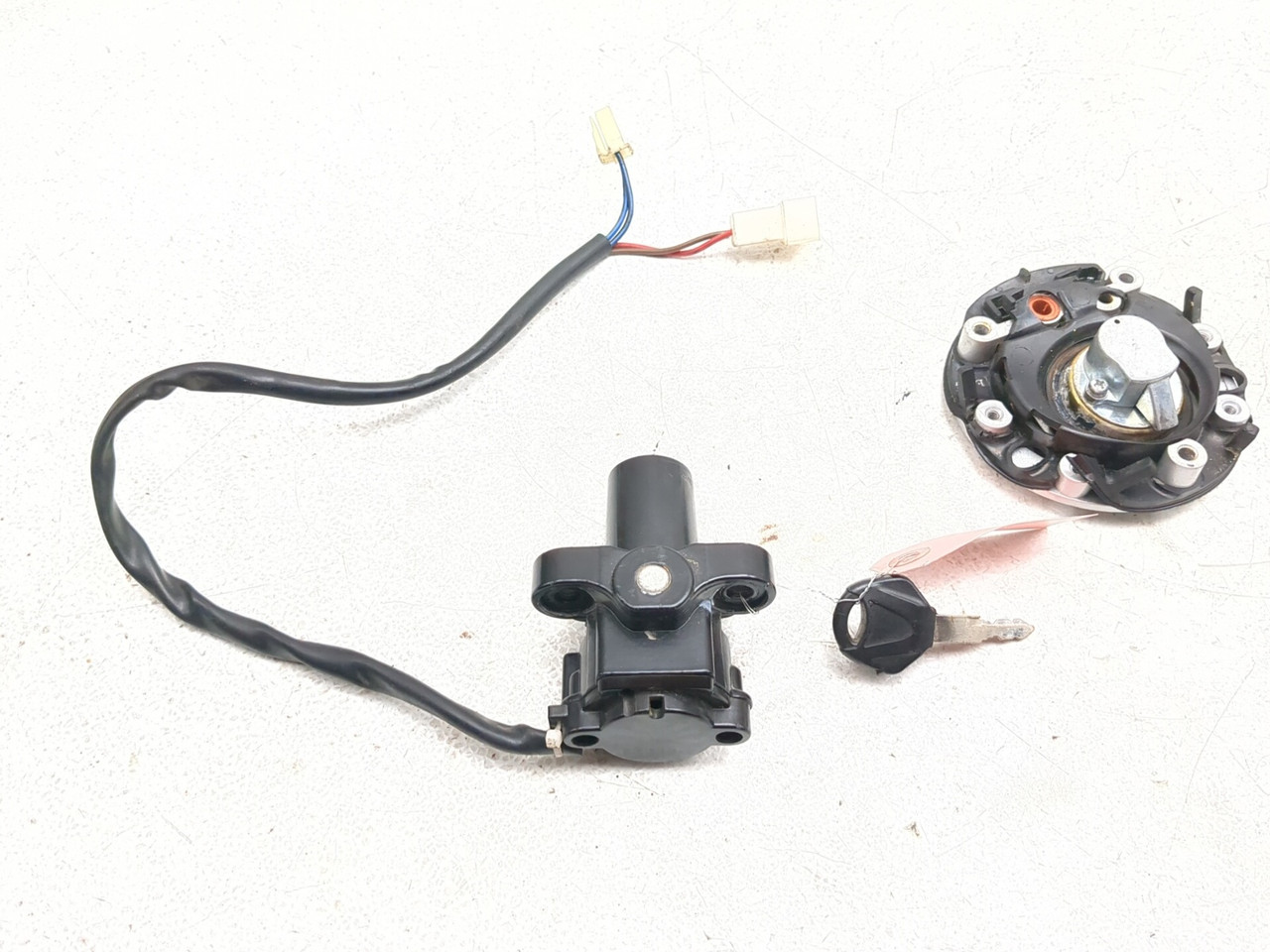 03-05 Yamaha YZF R6 Front Ignition Gas Cap Key Set 5SL-82501-11-00