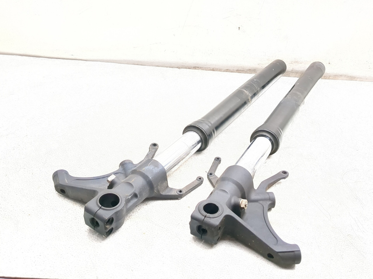 05 Yamaha YZF-R6 Front Suspension Forks Tubes Set STRAIGHT - Sun
