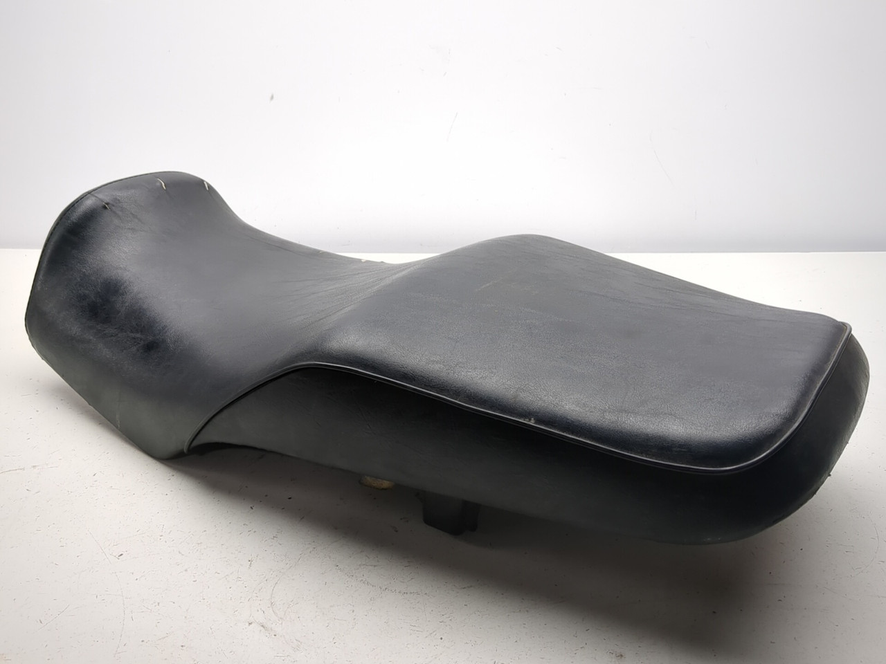 92-98 Honda CB1000 Driver Passenger Seat 77200-MZ1-610 - Sun Coast