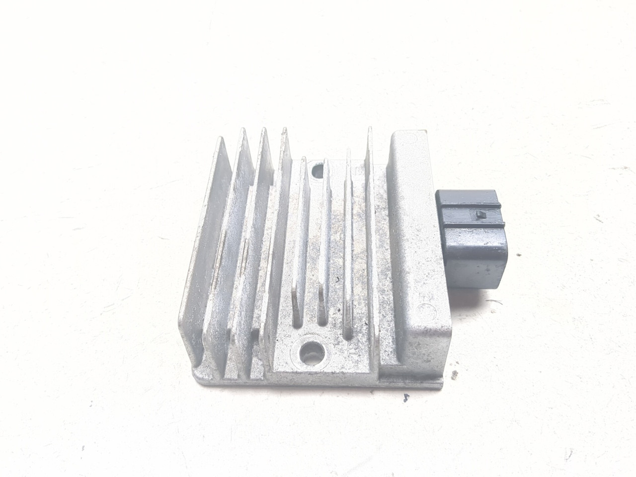 24-26 Kawasaki Ninja EX500 Voltage Regulator Rectifier 21066-0761