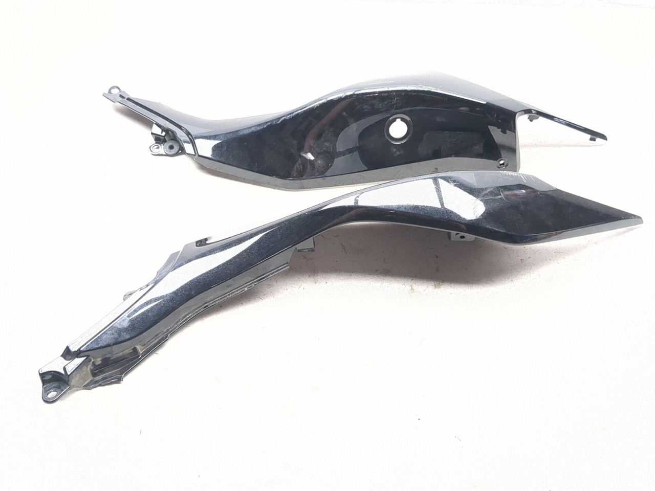 24-26 Kawasaki Ninja EX500 Left Right Tail Fairing Side Panel Set