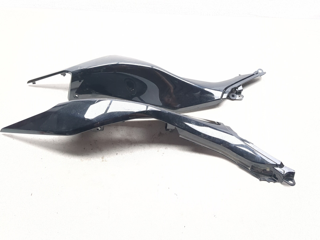 パーツ E5 24-26 Kawasaki Ninja EX500 Left Right Tail Fairing Side Panel Set