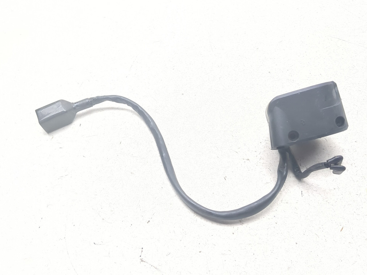 24-26 Kawasaki Ninja EX500 Front Right Handlebar Switch 46091-0479