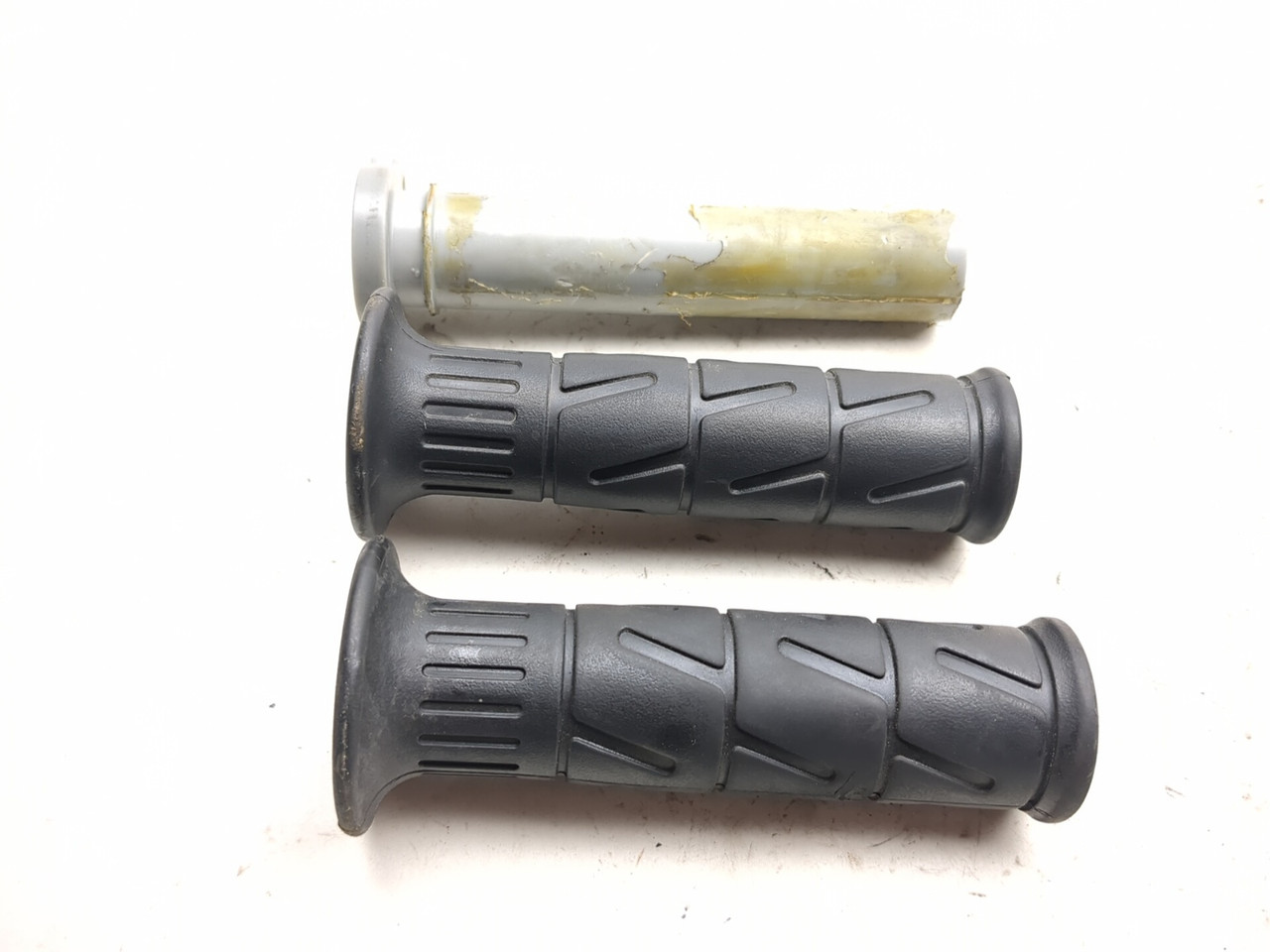 24-26 Kawasaki Ninja EX500 Front Grip Throttle Tube Set 46075-0564