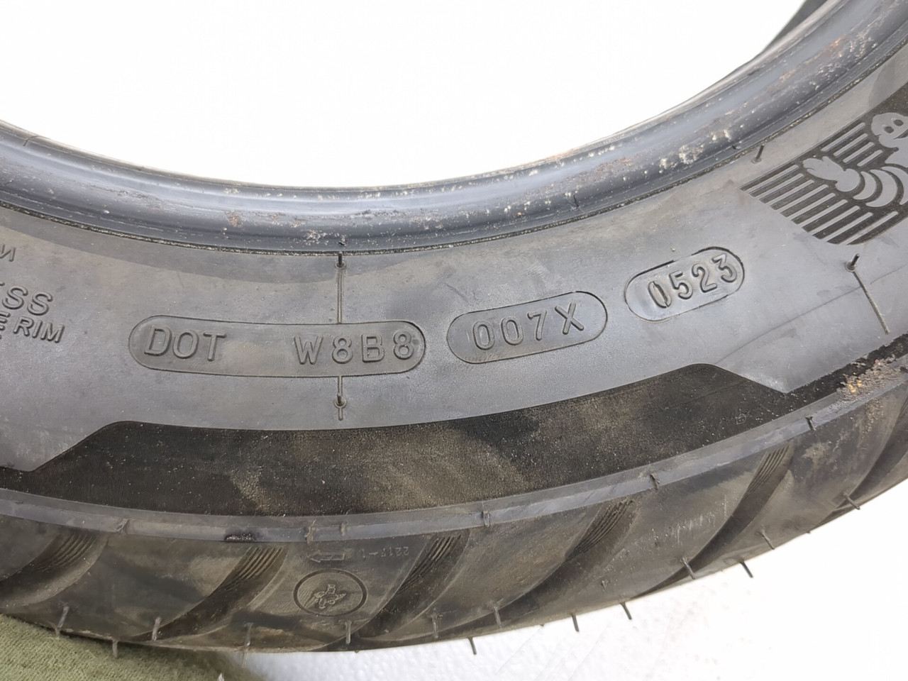 Michelin Commander III Cruiser Rear Tire 130/90B16 - Sun Coast