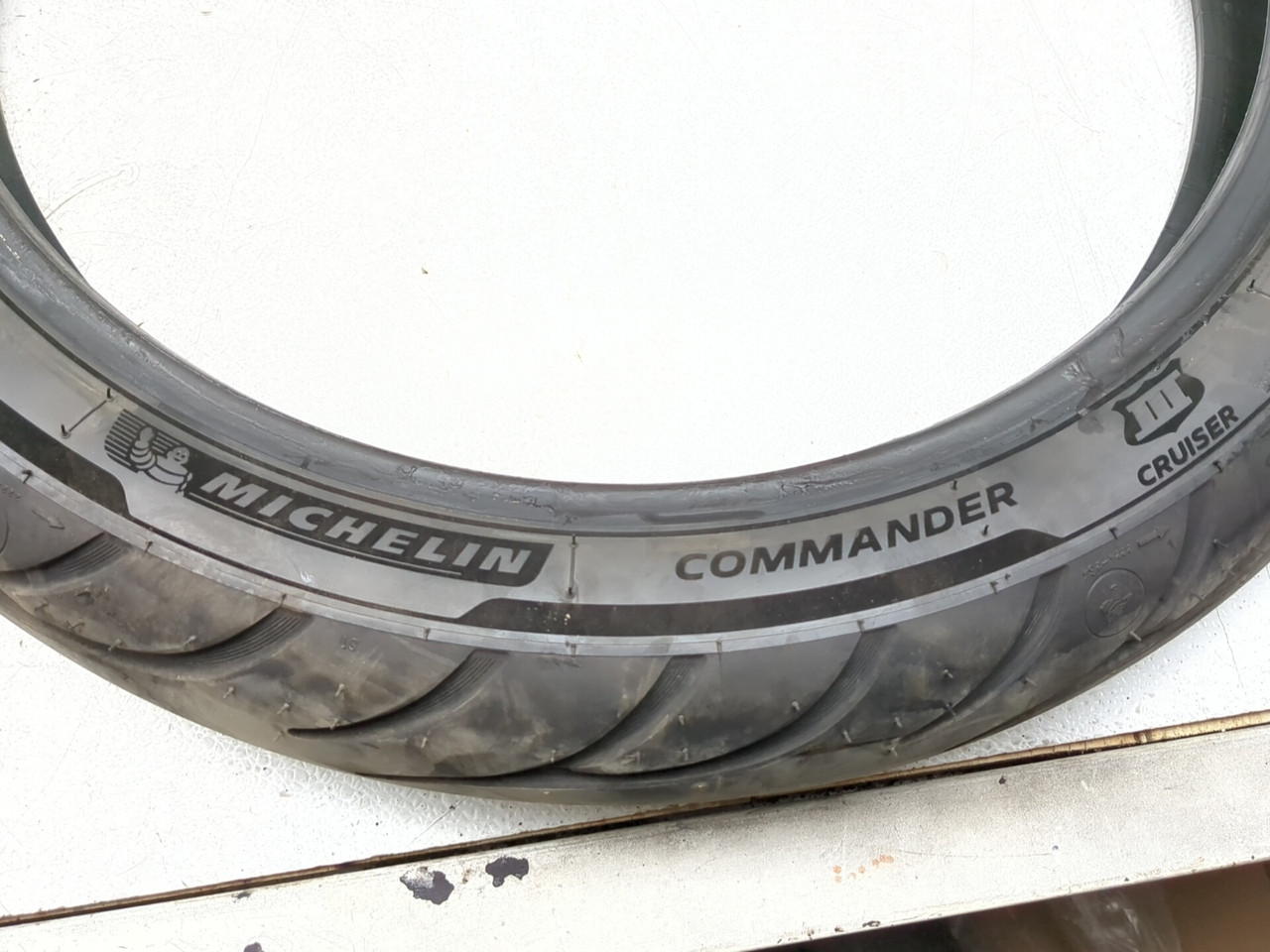 Michelin Commander III Cruiser Front Tire 100/90B19 - Sun Coast