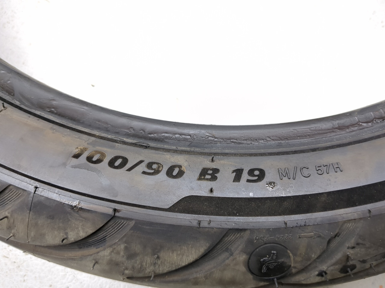 パーツ MICHELIN COMMANDER III 100/90 B 19 Michelin Commander III Cruiser Front Tire 100/90B19 - Sun Coast