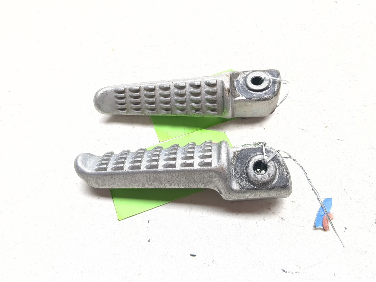 24-26 Kawasaki Ninja EX500 Rear Left Right Passenger Foot Peg Set