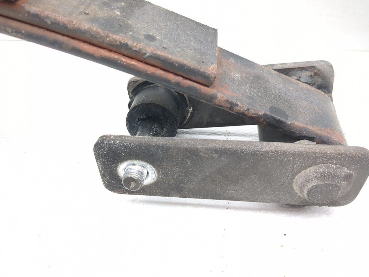 06-10 Kubtoa RTV 900 Rear Left Right Leaf Spring Bracket Pair