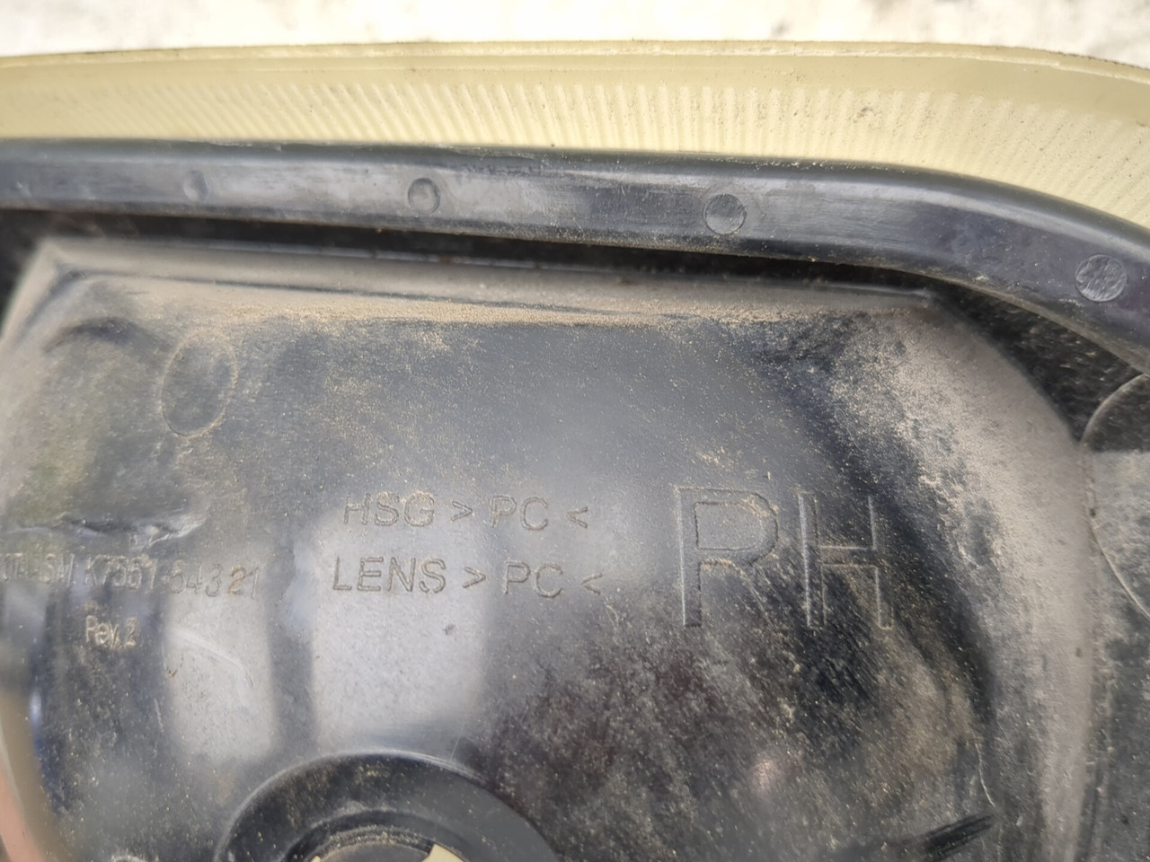 06-10 Kubtoa RTV 900 Front Right Headlight Head Lamp K7571-99610