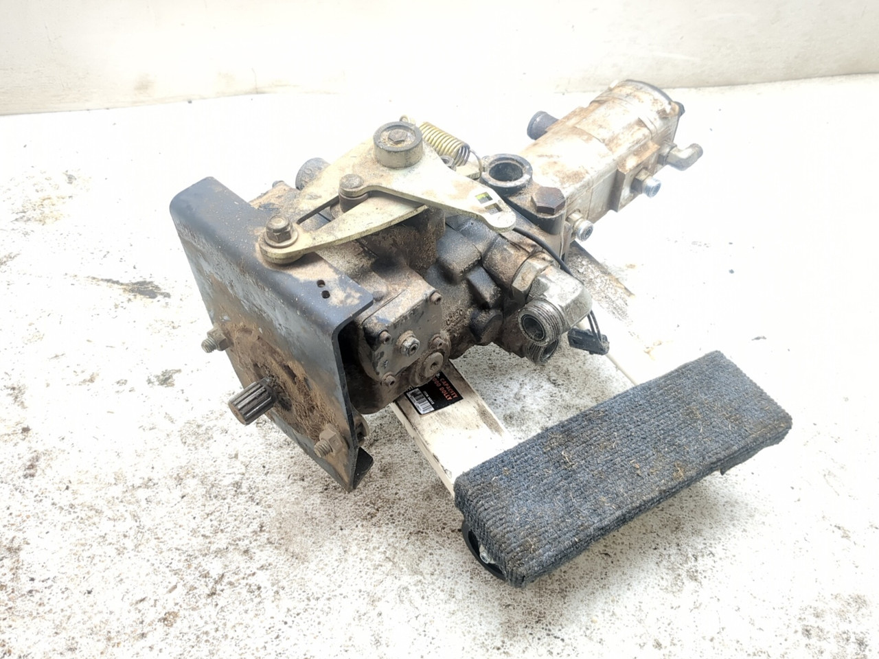 08-14 John Deere 7700 Precision Mower Hydrostatic Traction Drive