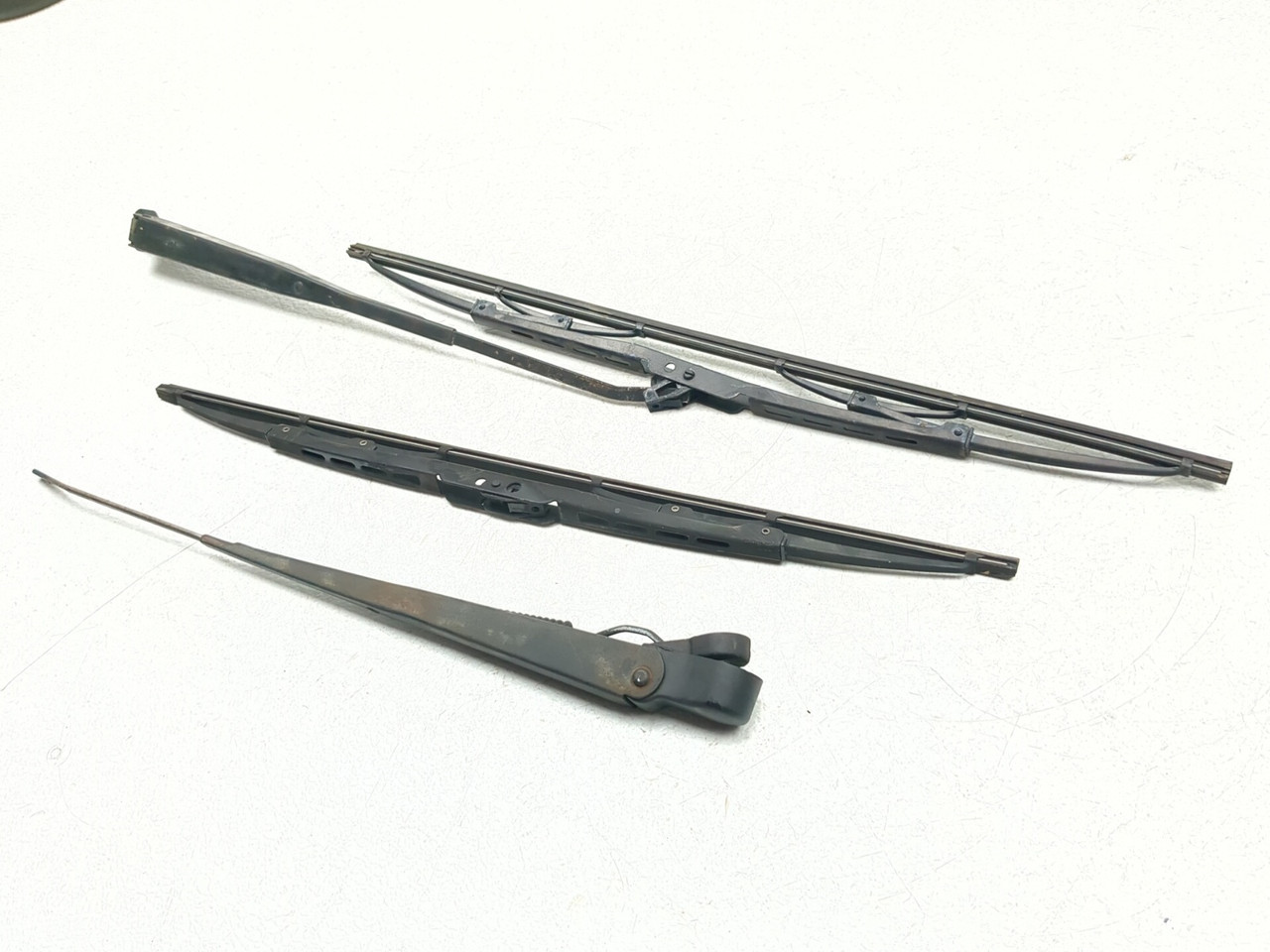 10-18 Cushman Mini Kei Utility Truck Front Windshield Wiper Arm