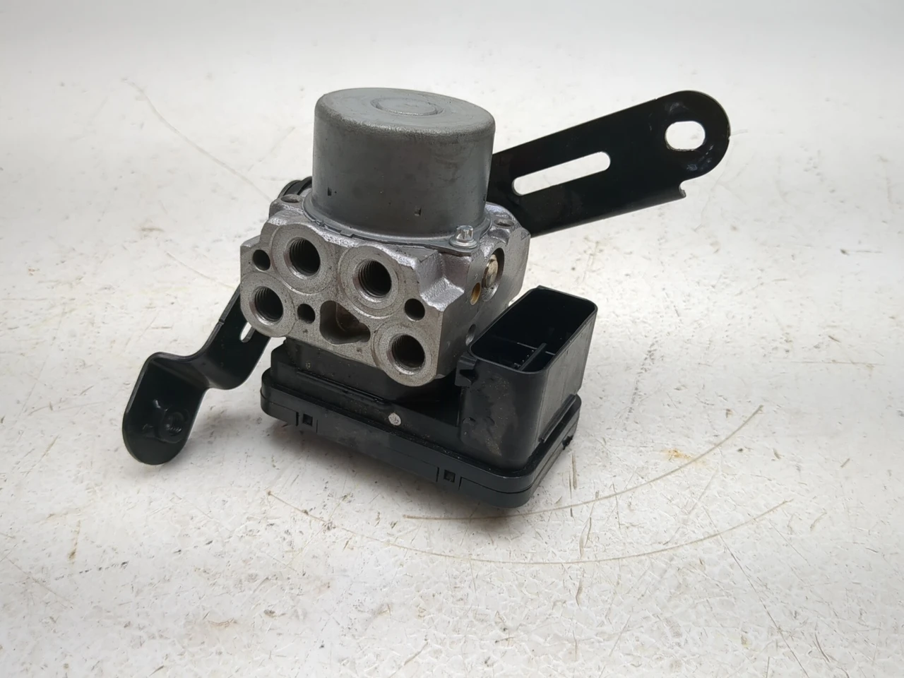 23-26 Kawasaki ZX400S ZX4R ABS Control Pump Unit Modulator 16082