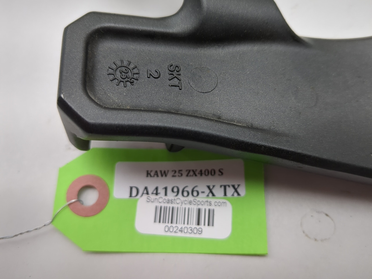 23-26 Kawasaki ZX400S ZX4R Rear Passenger Foot Peg Bracket Pair