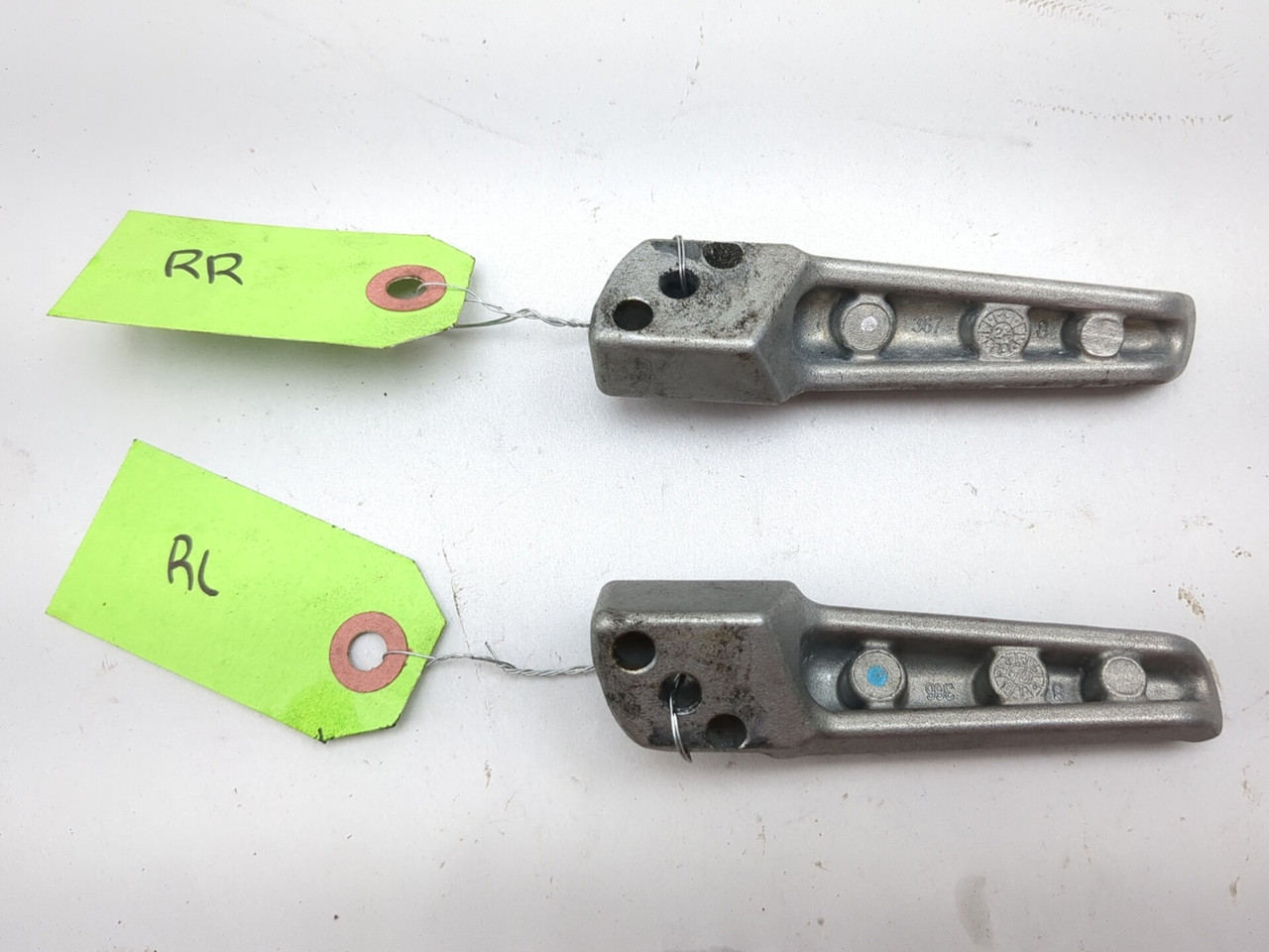 23-26 Kawasaki ZX400S ZX4R Rear Passenger Foot Peg Step Mount Pair