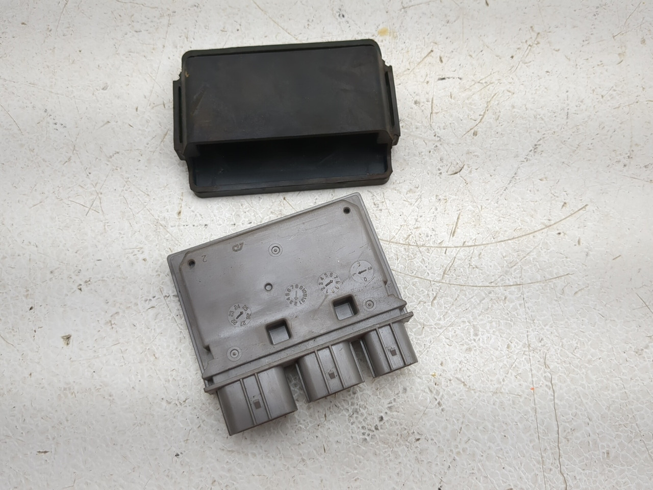 23-26 Kawasaki ZX400S ZX4R Relay Switch Solenoid Electrical Box