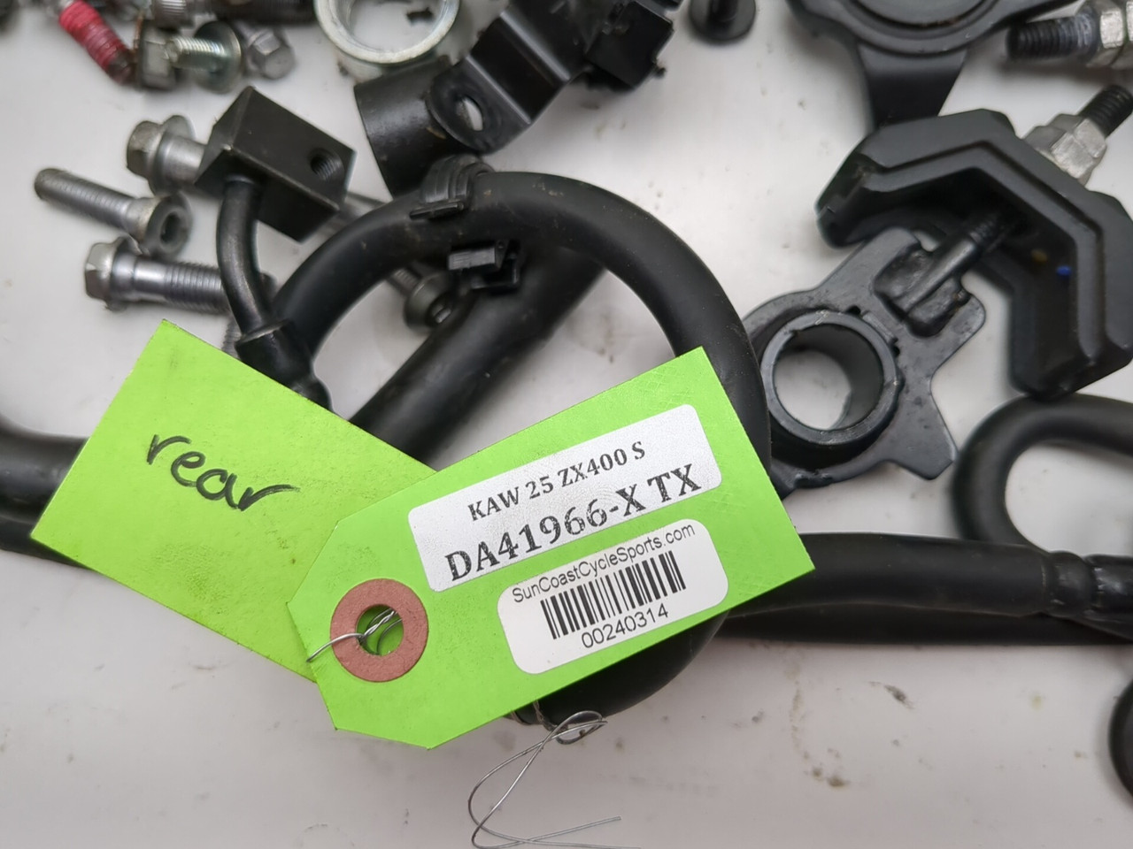 うっきー 23-26 Kawasaki ZX400S ZX4R Bracket Axle Hose Reservoir Hardware