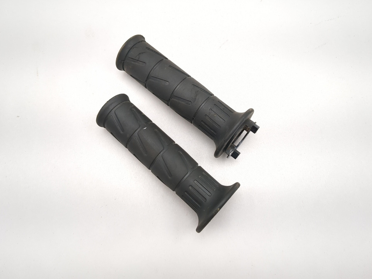 23-26 Kawasaki ZX400S ZX4R Front Left Right Handlebar Grip Pair