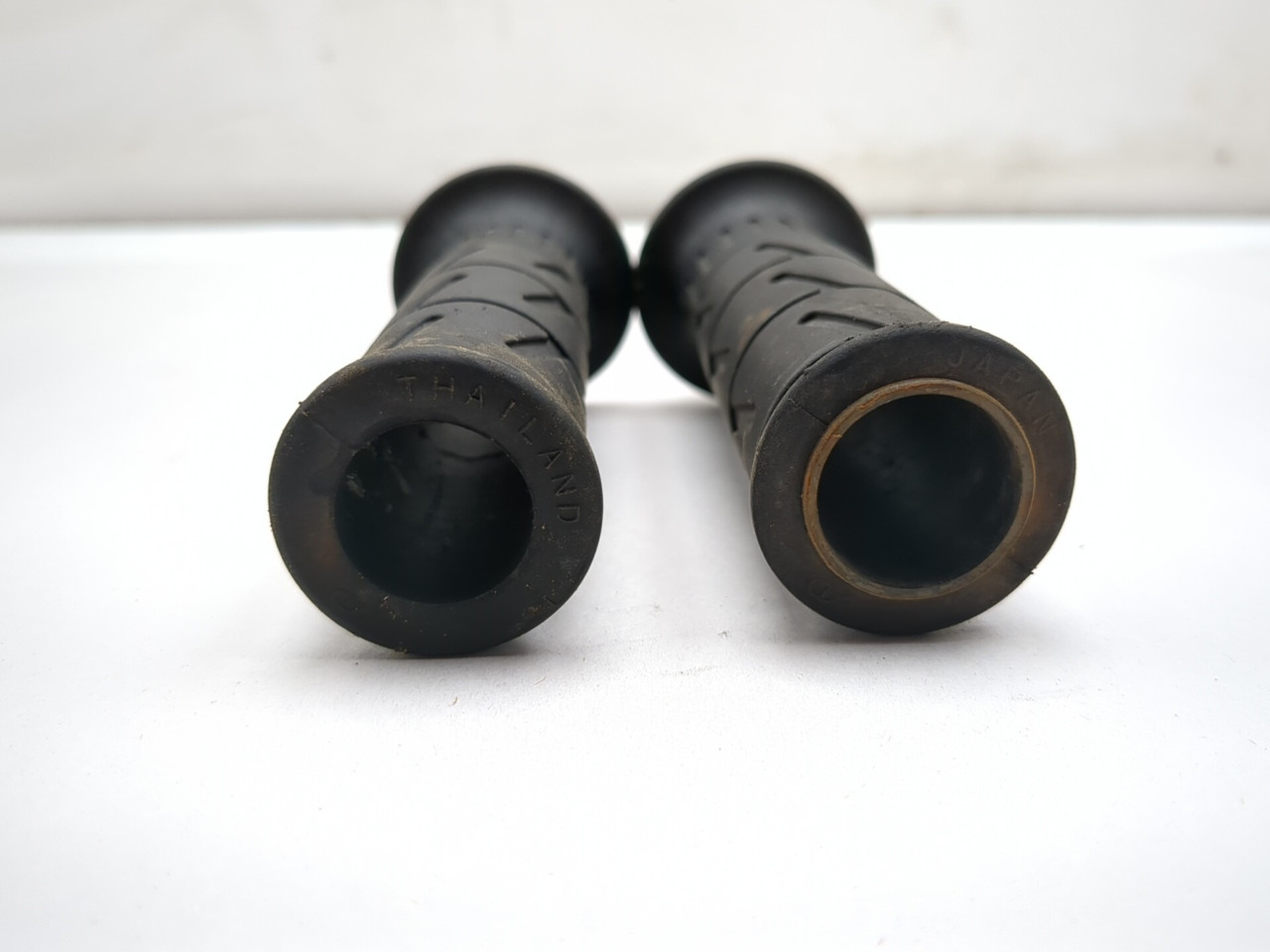 その他 CRDP1g 23-26 Kawasaki ZX400S ZX4R Front Left Right Handlebar Grip Pair
