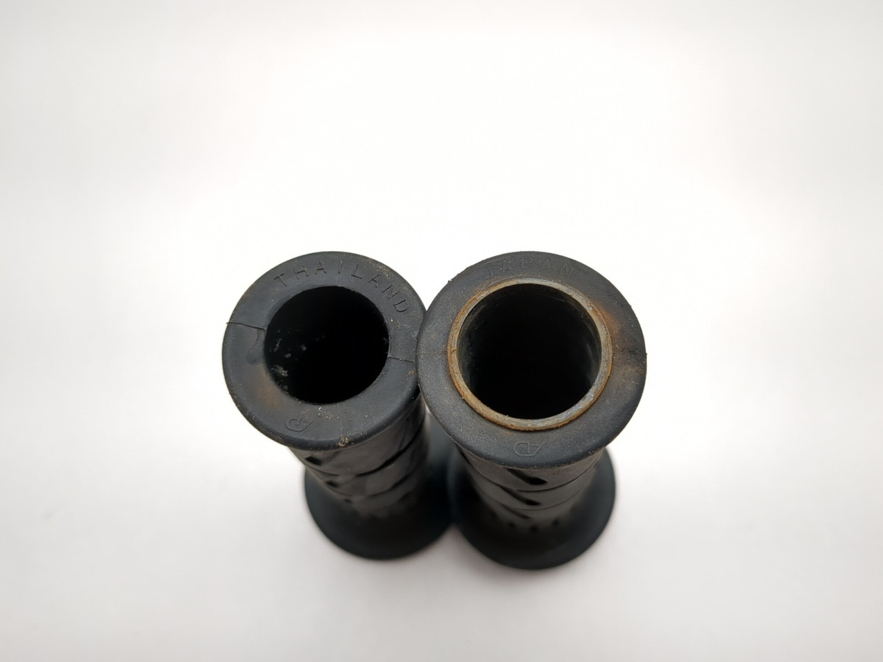 23-26 Kawasaki ZX400S ZX4R Front Left Right Handlebar Grip Pair