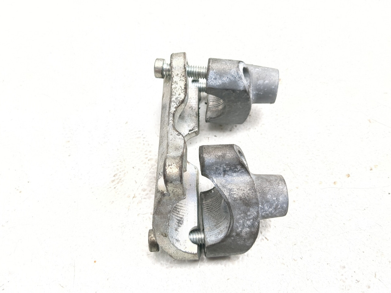 10-13 Harley FLHTK Electra Glide Ultra Front Handlebar Riser Clamp