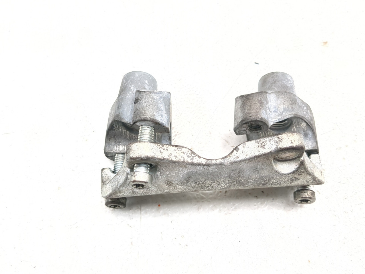 10-13 Harley FLHTK Electra Glide Ultra Front Handlebar Riser Clamp