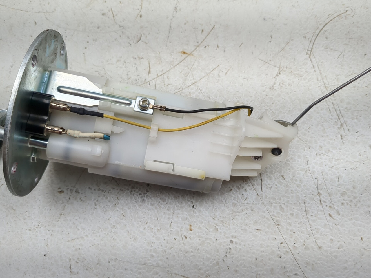 23-26 Kawasaki ZX400S ZX4R Fuel Gas Petrol Sender Pump 49040-0788