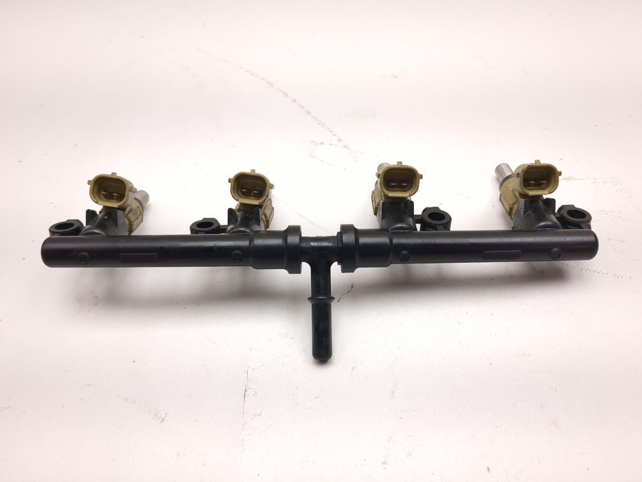 とり 23-26 Kawasaki ZX400S ZX4R Fuel Rail w/ 4 Piece Set of Injectors