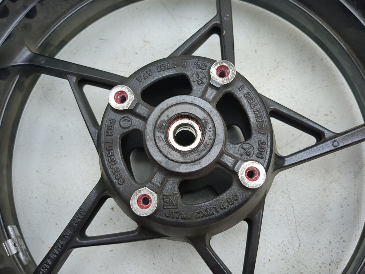 23-26 Kawasaki ZX400S ZX4R 17X4.50 Rear Wheel Rim STRAIGHT 41073