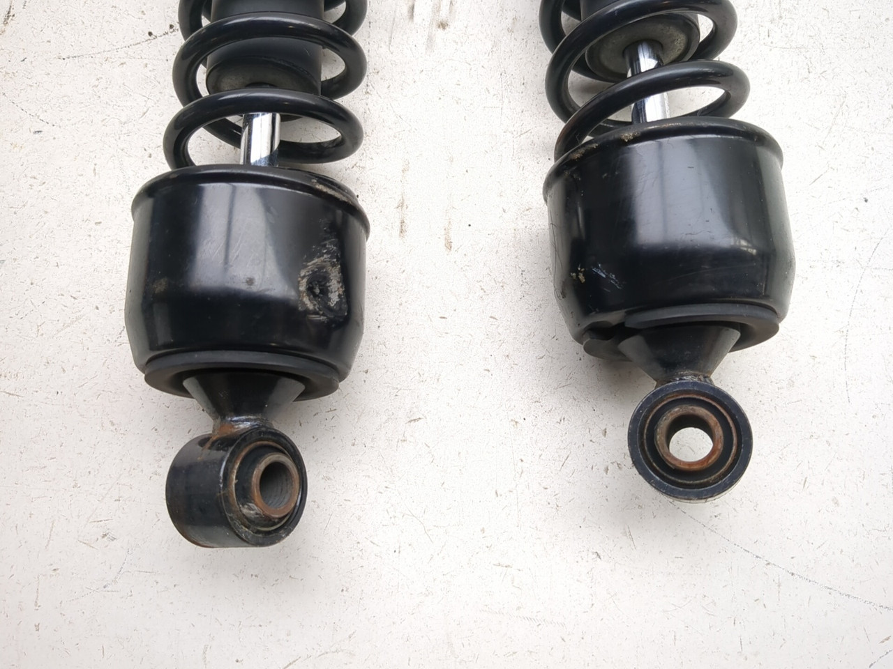 09-13 Harley-Davidson Sportster Iron XL883N Rear Left Right Shock