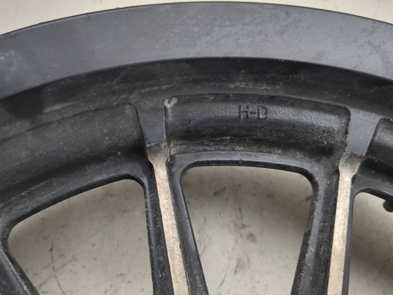 09-13 Harley Davidson Sportster Iron XL883N Rear Wheel Rim 16X3.00