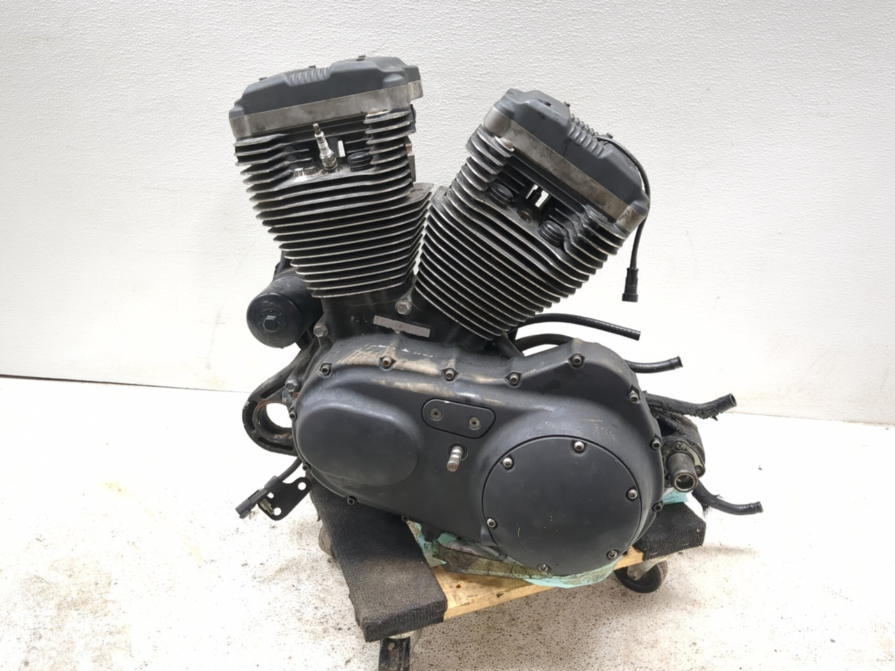 09-13 Harley Davidson Sportster Iron XL883N 883cc Engine Motor