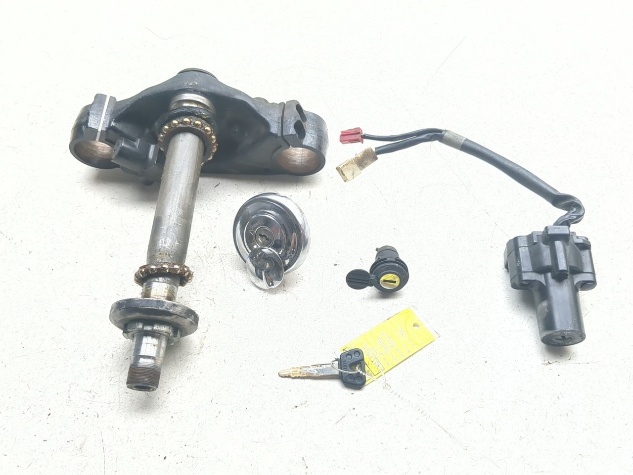 14-22 Yamaha Bolt XVS 950 Ignition Switch Cap Triple Tree Key 1TP
