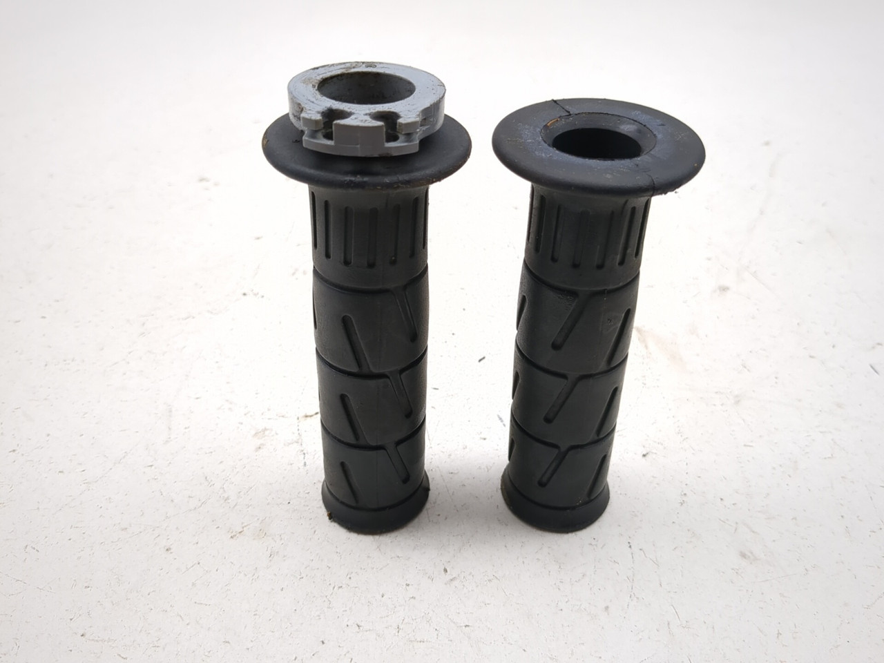 01-05 Kawasaki ZRX1200A ZRX 1200 Front Left Right Handlebar Grip