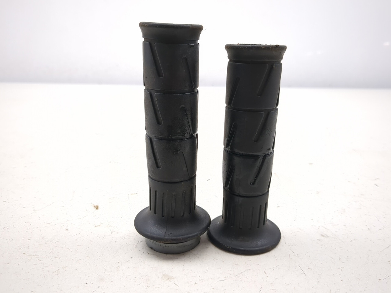 01-05 Kawasaki ZRX1200A ZRX 1200 Front Left Right Handlebar Grip