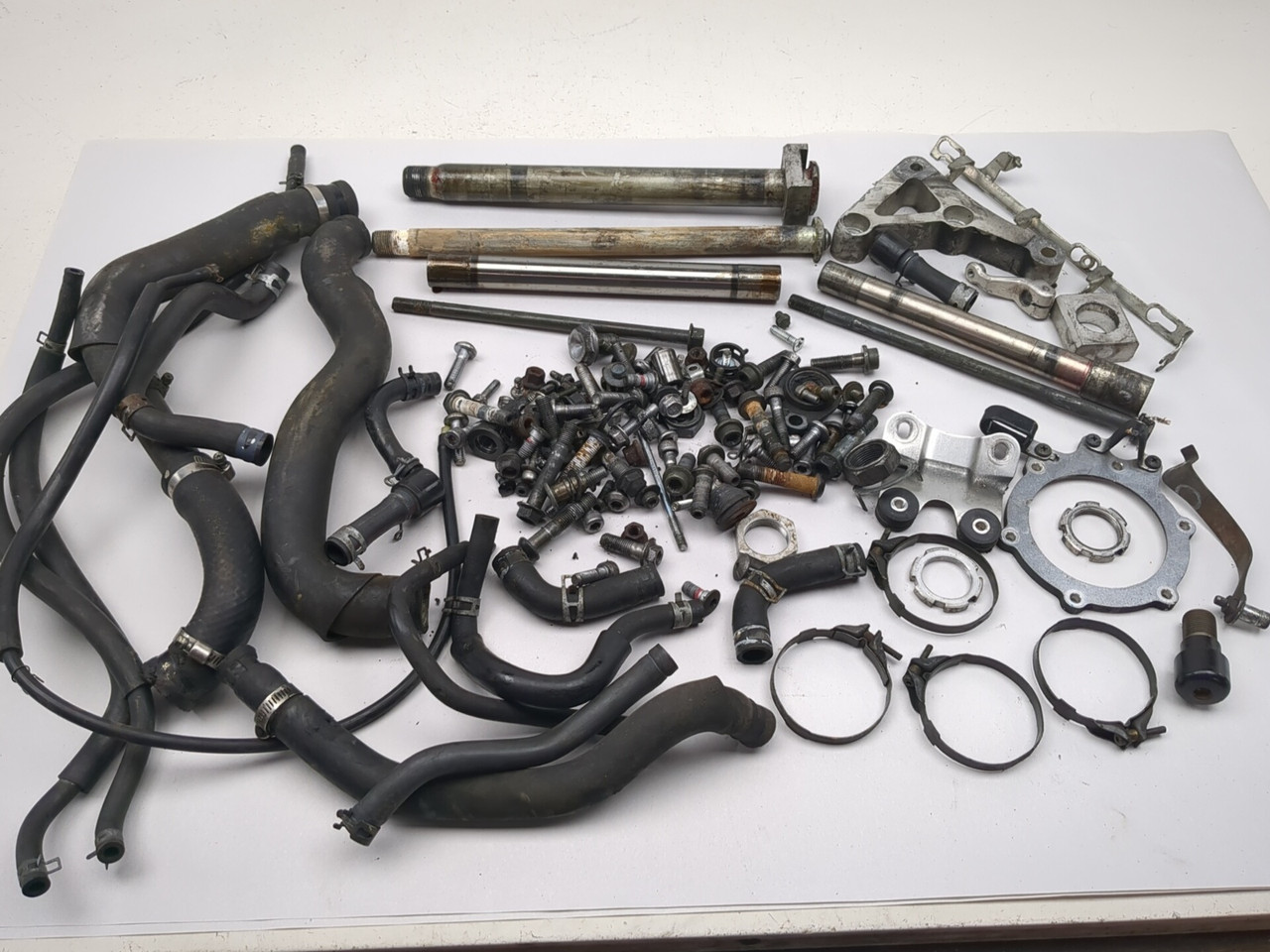 08-16 Yamaha YZF-R6S YZF R6 Chassis Bolt Nut Screw Axle Bracket Hose ...