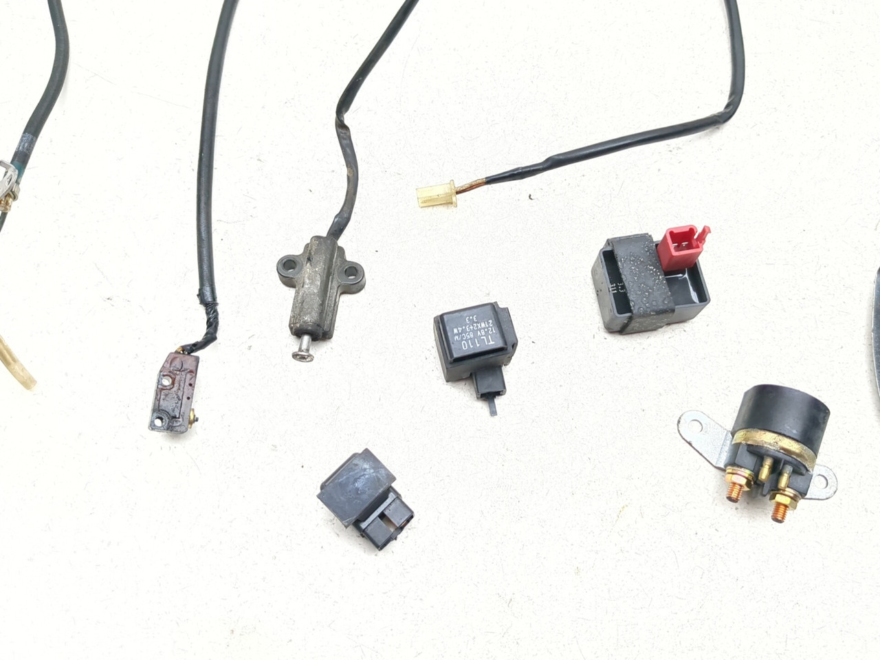 87-08 Suzuki VS1400 Intruder 1400 Horn Relays Switches & Battery