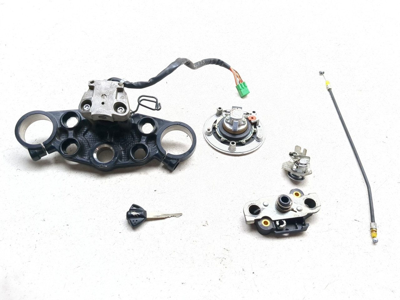 CB ONE Hayabusa メタルジグ 6点セット 08-20 Suzuki Hayabusa GSX1300R Ignition Switch Cap Lock Key Kit