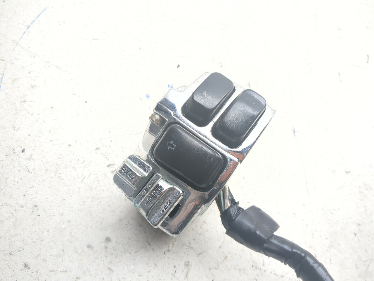 【A】 98-06 Harley Ultra Classic Electra FLHTCUI Front Left Handlebar