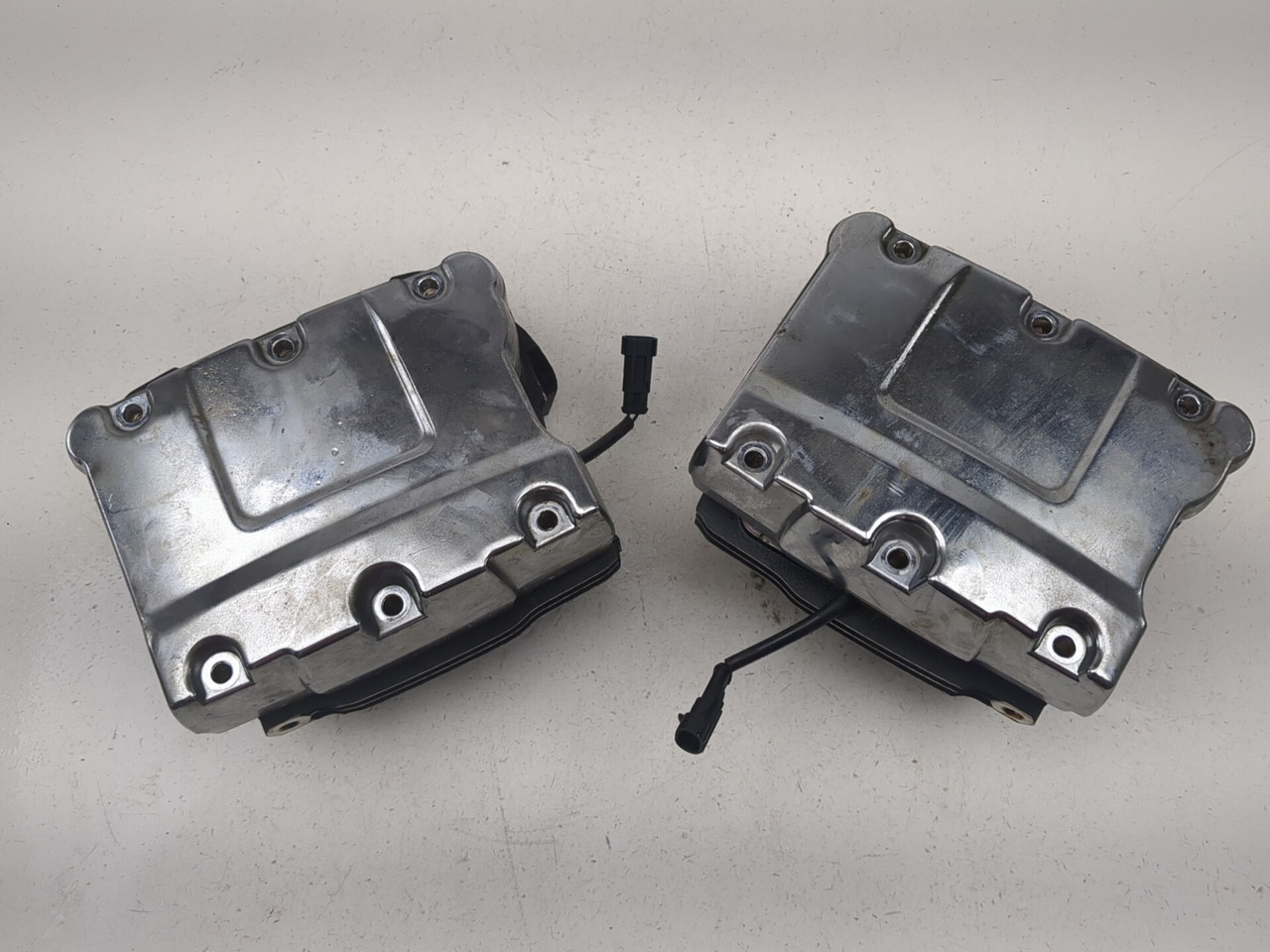 10-13 Harley Davidson Road Glide FLTRX Front Rear Cylinder Head