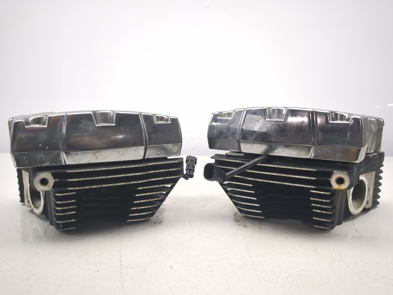 10-13 Harley Davidson Road Glide FLTRX Front Rear Cylinder Head