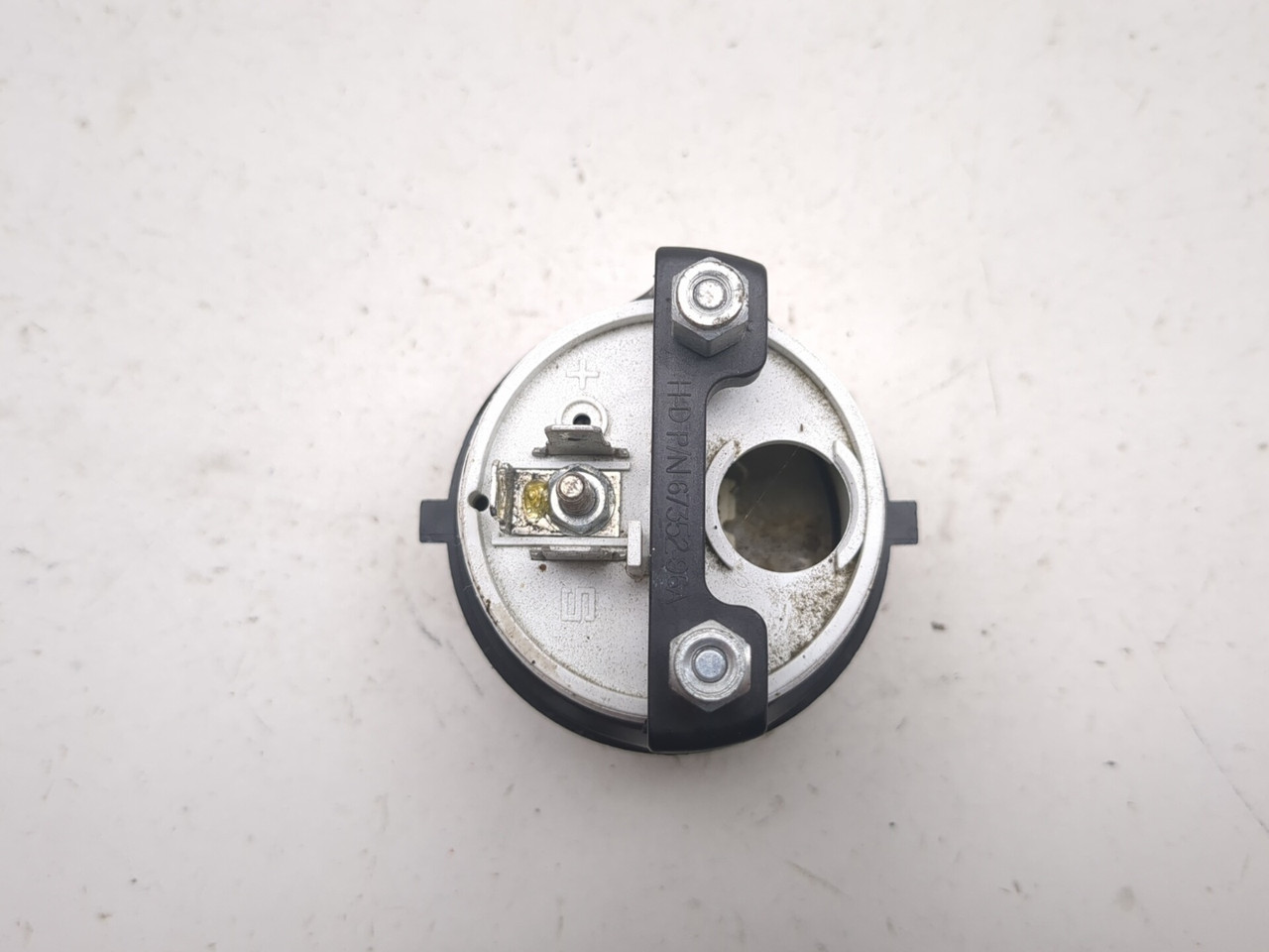ボタン 10-13 Harley-Davidson Road Glide FLTRX Front Oil Pressure Gauge