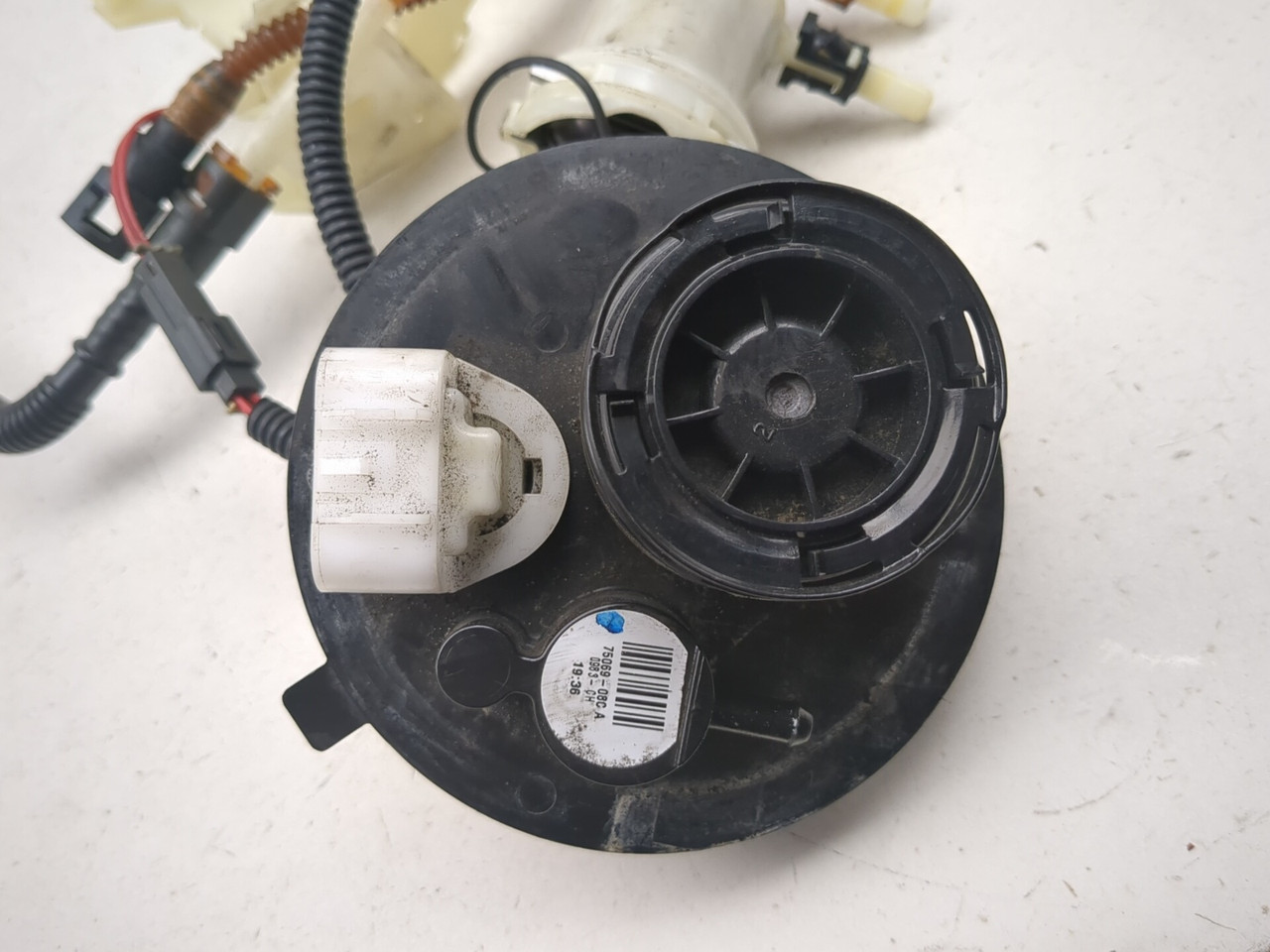 10-13 Harley-Davidson Road Glide FLTRX Fuel Pump Assembly 75069