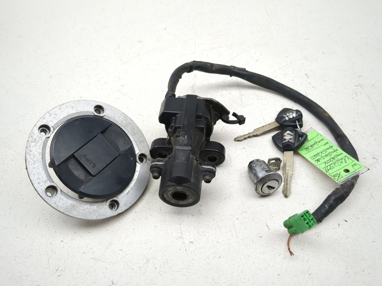 03-12 Suzuki SV650 Ignition Cap Seat Lock Key Set 37000-16851