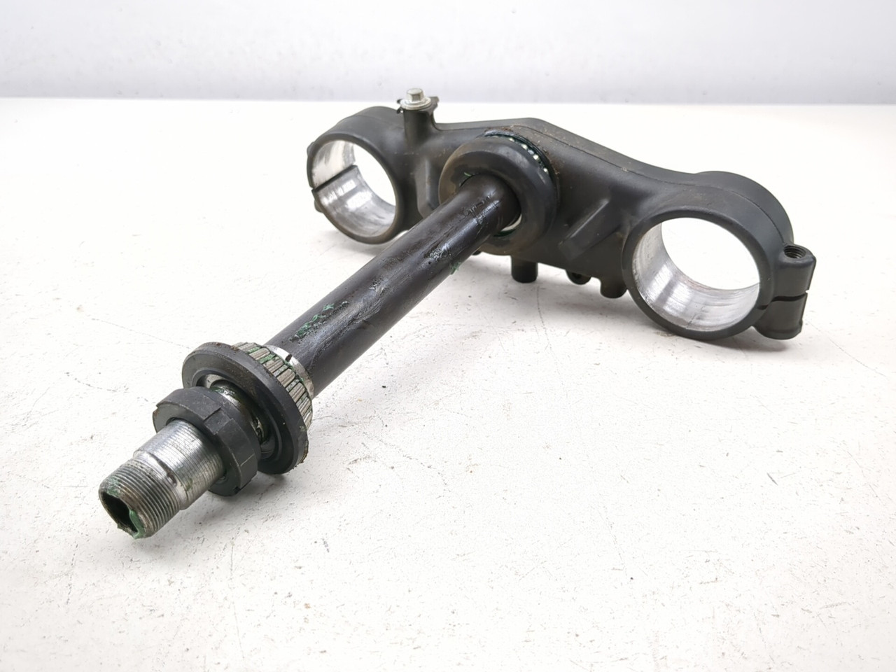 パーツ ME533001 21-25 Kawasaki KLX 300 SM Front Lower Triple Tree Yoke Stem Clamp