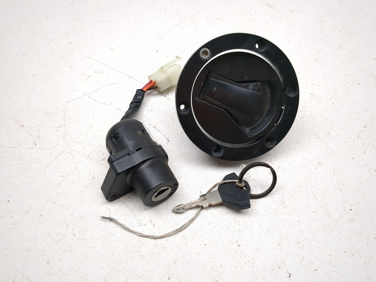16-17 Victory Octane Ignition Fuel Cap Lock with Key Set 4014431