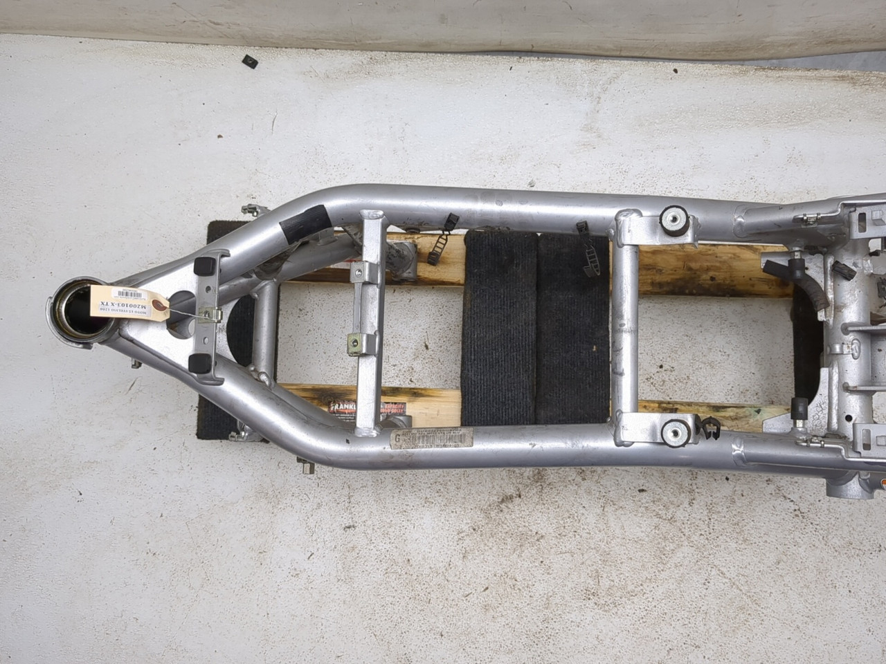 11-16 Moto Guzzi Stelvio 1200 NTX Main Frame Chassis STRAIGHT CLN